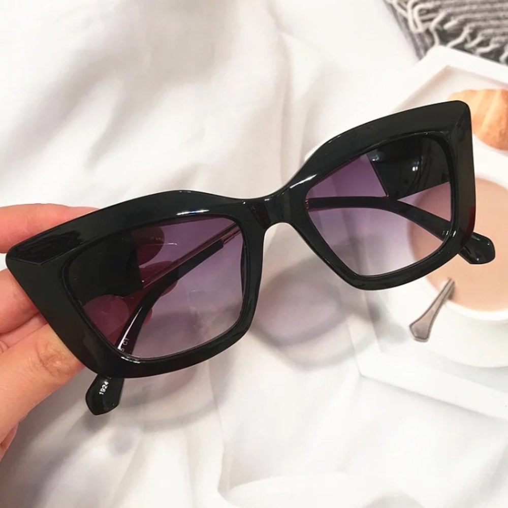 *Price Drop* Black Cat eye Gold Arm Sunglasses - Picture 2 of 4